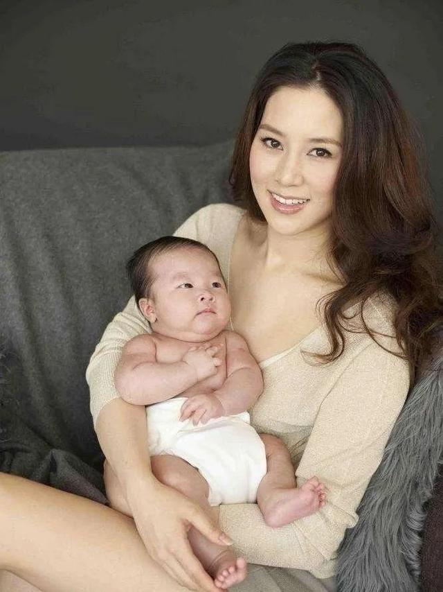 迁祖坟改八字,8年生4胎,“千亿媳妇”徐子淇只为豪门而生?