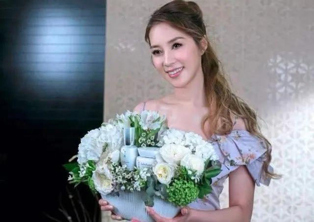 迁祖坟改八字,8年生4胎,“千亿媳妇”徐子淇只为豪门而生?