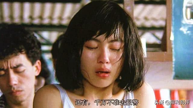 当黑社会侵入校园后,这部电影展示了:一个女学生撕裂的人生