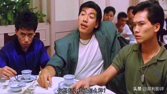 当黑社会侵入校园后,这部电影展示了:一个女学生撕裂的人生