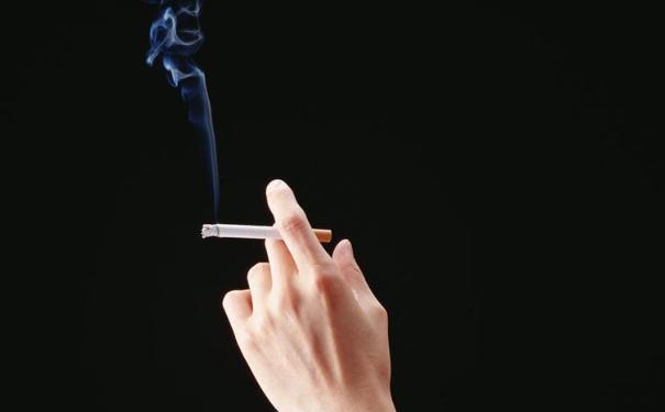 每天“吃饭喝二两酒,饭后一根烟”的人,最后会怎么样?