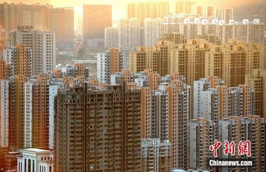 疫情之下,60余城出手稳楼市,未来房价是涨是跌?