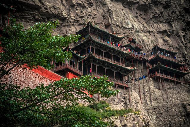 中国最有“仙气”的寺庙，历经千年，寺内从来不生火，游客众多