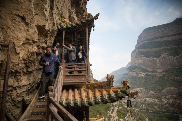 中国最有“仙气”的寺庙，历经千年，寺内从来不生火，游客众多