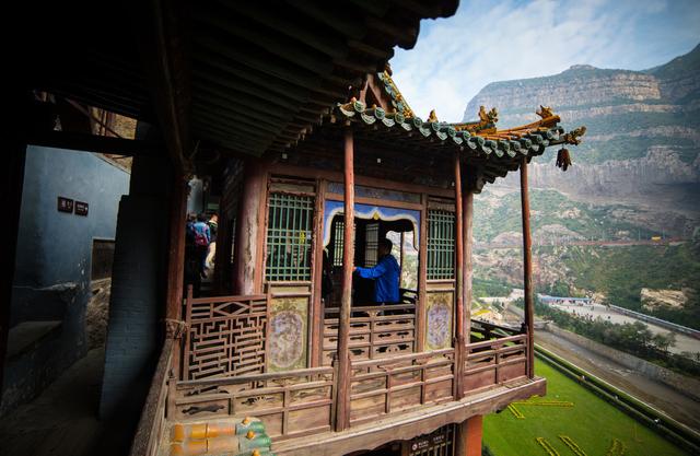 中国最有“仙气”的寺庙，历经千年，寺内从来不生火，游客众多