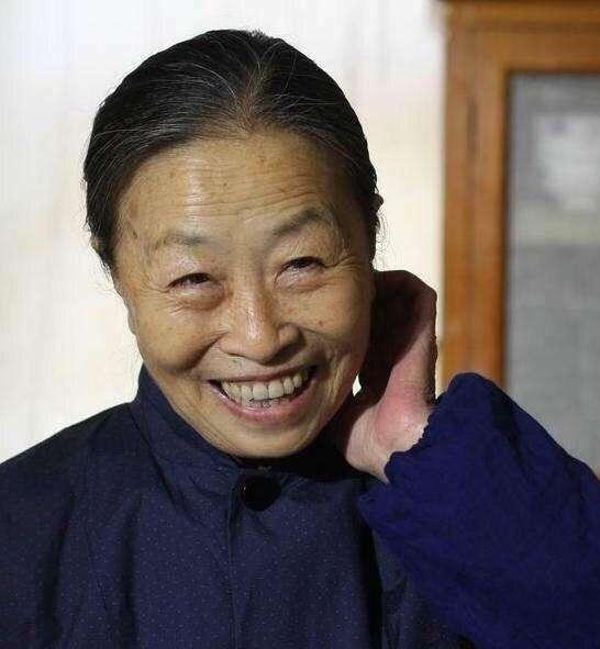 丑娘大发善心一口气捐款500万?怎么还在吹牛,把当事人都惊动了