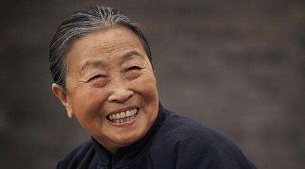 丑娘大发善心一口气捐款500万?怎么还在吹牛,把当事人都惊动了
