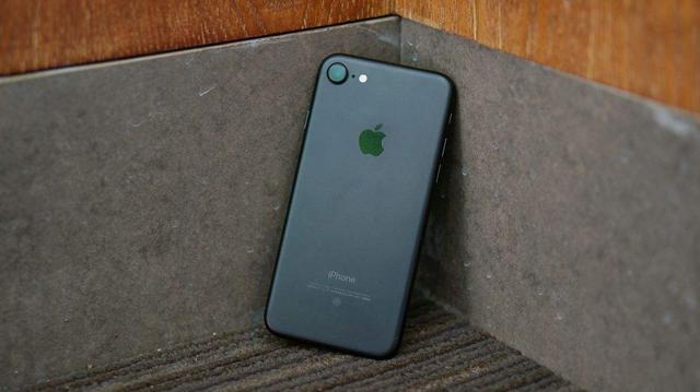 iPhone那么贵,为什么电池还那么小呢?安卓手机电池都那么大了!