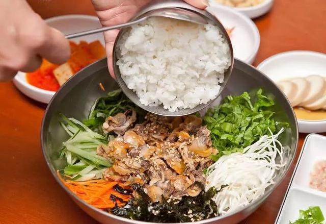 同样都是吃米饭,中日韩三国竟然差别这么大?日本吃法最讲究