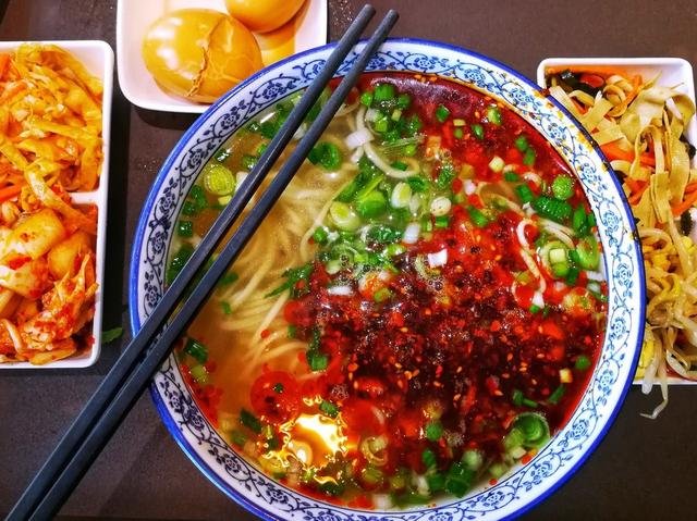 硼灰还是蓬灰?揭露困扰兰州牛肉面几十年的一个大谣言