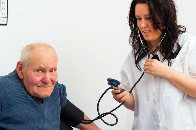 老年性高血压患者要如何去治疗