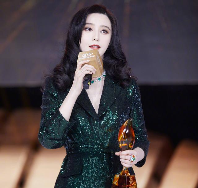霸气女王回来了?范冰冰首次回应洗白话题,怒怼网友让其先滚