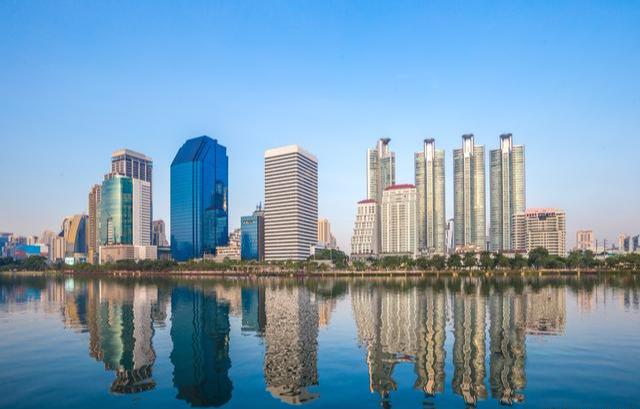 房价要跌?3万亿交答卷,国家级专家:房价可能会上涨