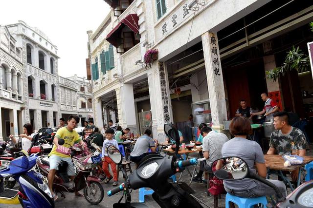 国内首批十大“中国历史文化名街”，700多年骑楼重现老海口风味