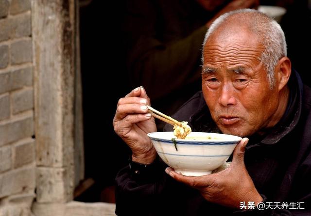 血糖不受控制前,往往有这“三多”现象,如果发现,要早做准备