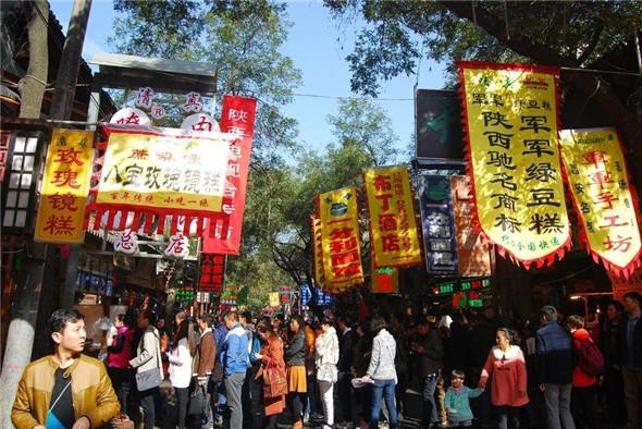中国3大坑人美食街,当地人从来不去,游客却趋之若鹜