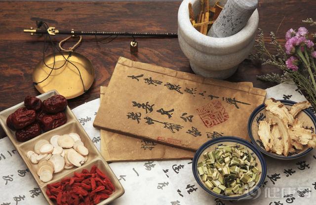 服药留个心眼:三种药物会悄悄伤肾,很难察觉