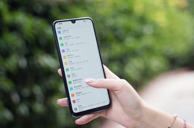 仅售1099元,6+64GB+屏下光学指纹,入手华为这款千元机值了
