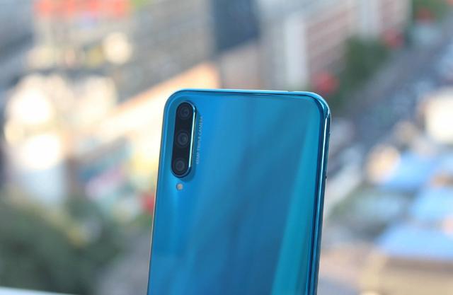 仅售1099元,6+64GB+屏下光学指纹,入手华为这款千元机值了