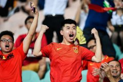 李铁被指责任人唯亲，中国足球成了笑