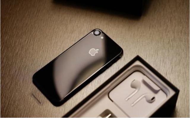 128G+iOS13,苹果手机大降价,抱歉,来的不是时候