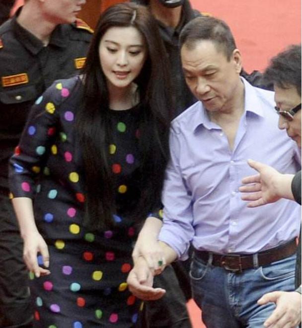 王学圻:65岁与结婚40年发妻离婚,和范冰冰传绯闻,74岁孤身一人