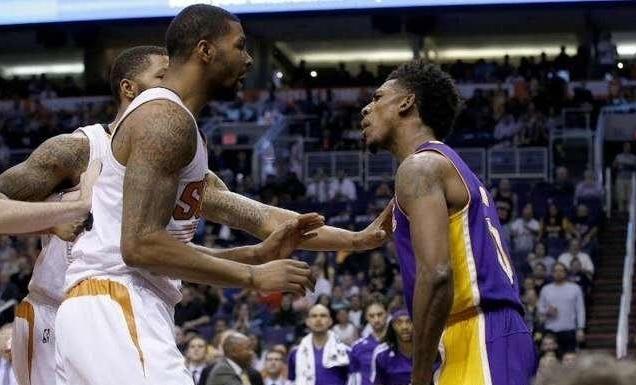 热血喷张,NBA十大打架事件(逼王伯德终被揍)