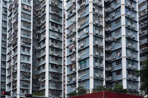迷雾中的楼市:有人业绩下滑7成,有人“逆势”巨资拿地