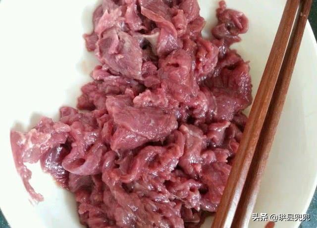 炒牛肉之前,这样腌制能让牛肉更鲜嫩可口,牛肉吃起来一点都不老