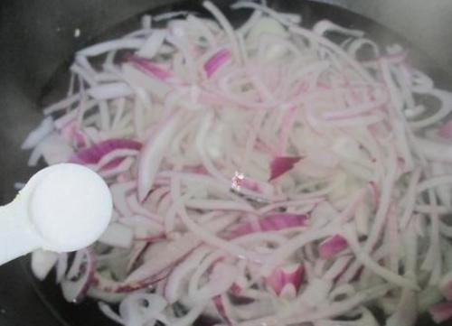 洋葱和此菜是绝配,焖一焖就搞定,清除体内垃圾,好吃还不长肉