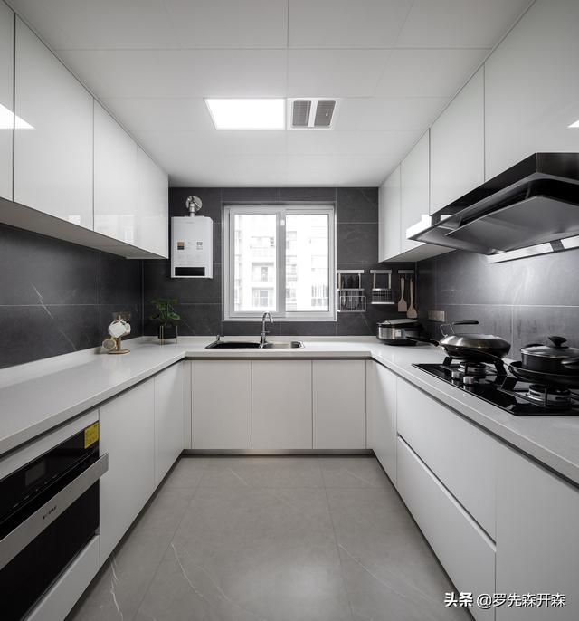 120㎡现代轻奢家居装修设计实景;奢华而不浓重,华丽却不浮夸