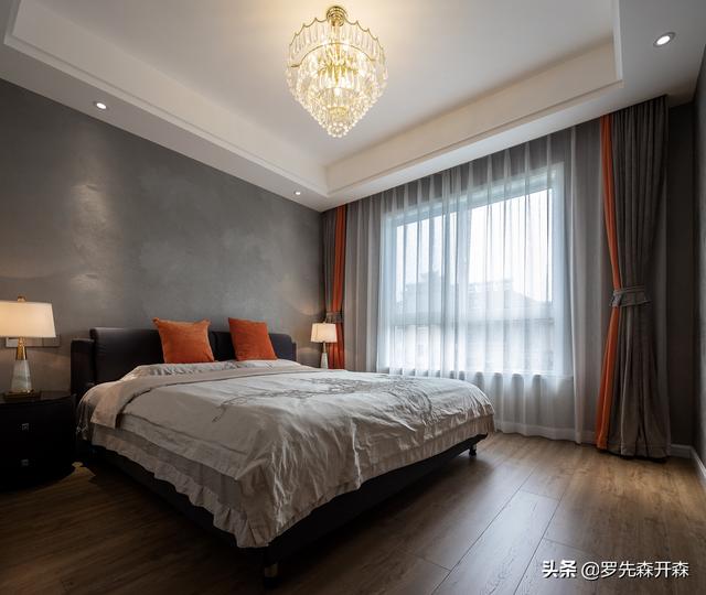 120㎡现代轻奢家居装修设计实景;奢华而不浓重,华丽却不浮夸