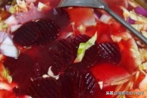 为什么俄罗斯人长的人高马大,看到他们吃的食物后,你就明白了