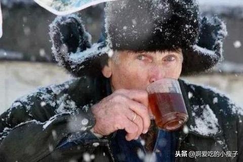 为什么俄罗斯人长的人高马大,看到他们吃的食物后,你就明白了