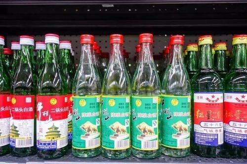 这4种便宜白酒,在超市中无人理会,懂行的人一眼看出“不一般”
