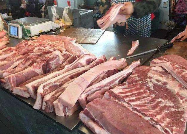肉摊老板私底下都不会买这3种排骨,再优惠也不会买,里面猫腻多
