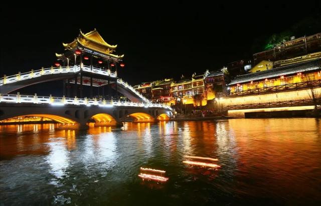 蜜月必去的中国最美的八个小镇，带着心爱的人来一场浪漫之旅