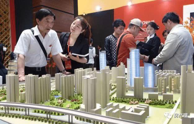 楼市成交量暴跌,房价却依然坚挺,2020年是该买房还是该卖房?