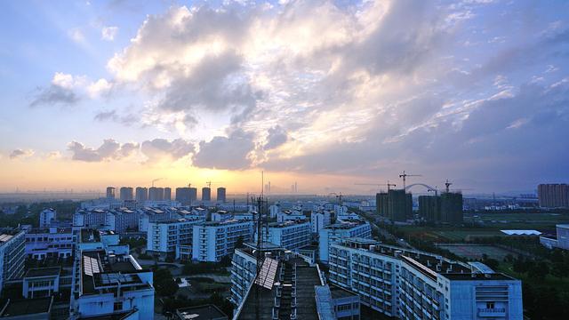 400万房子降价100万仍无人买!楼市正在被抛弃了吗?专家给出解释