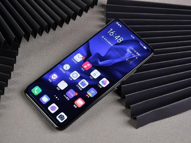 4G手机无奈退场,这3款旗舰悄悄清仓,现在入手最合适?
