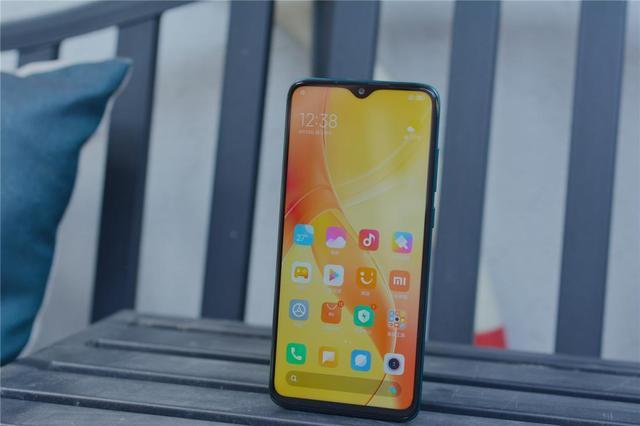 红米太良心,899起+4800万四摄+4000mAh+128G,救场小米9se