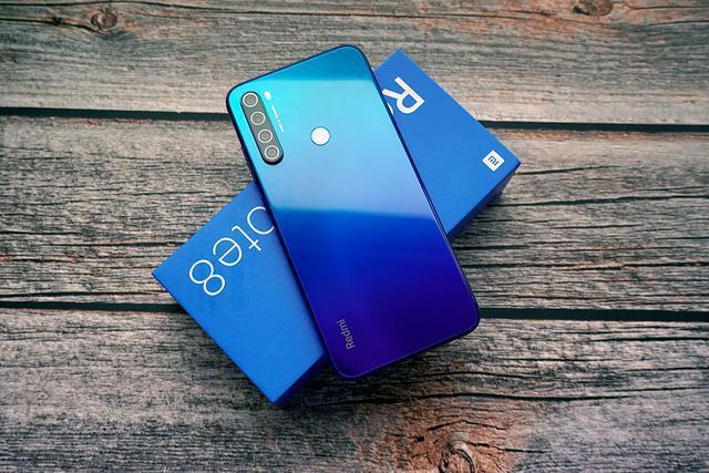 红米太良心,899起+4800万四摄+4000mAh+128G,救场小米9se