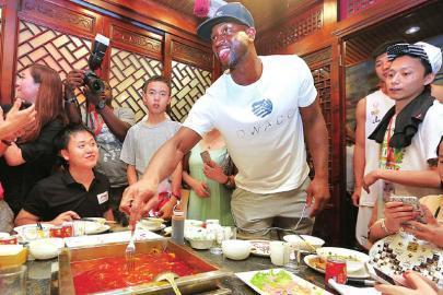 NBA球星中国行，来看看他们都喜欢吃啥吧！真是五花八门～