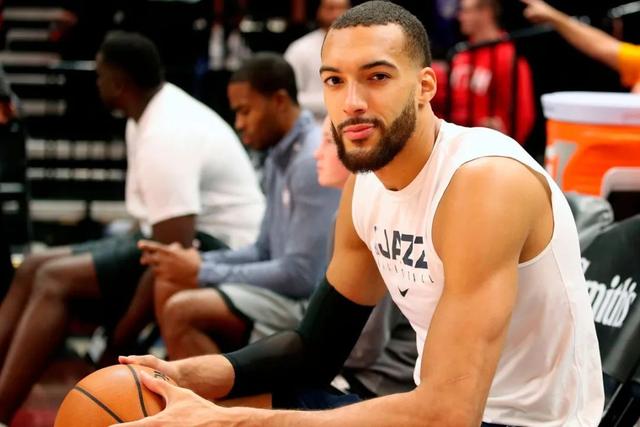NBA出现第三例确诊,球员为工作人员纷纷解囊