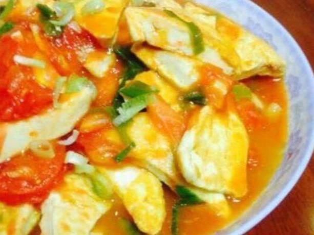 腐竹炒肉,西葫芦炒鸡蛋,西红柿烧豆腐这几道家常菜的做法