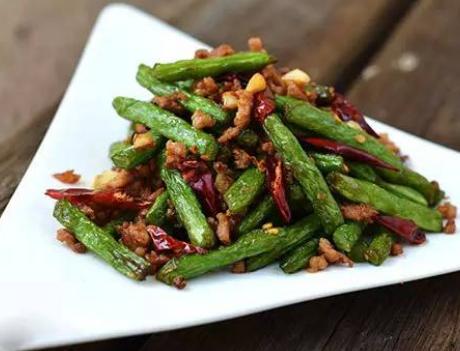 干煸四季豆,焯水还是过油?用对方法,四季豆焦脆入味,还不夹生