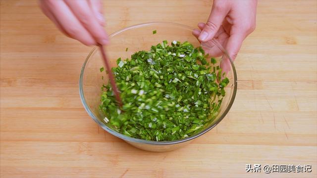 饺子馅好吃有诀窍，关键在这2步，这样调馅包饺子比饭店的还好吃