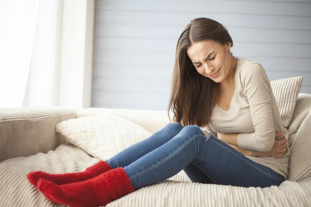 身体很虚弱、舌苔黏腻!这种情况下可以进补吗?该怎么补呢?