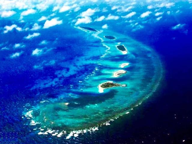 远离都市的繁华喧嚣,享受热带海岛的风情浪漫