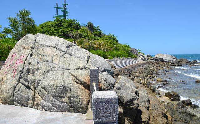 远离都市的繁华喧嚣,享受热带海岛的风情浪漫